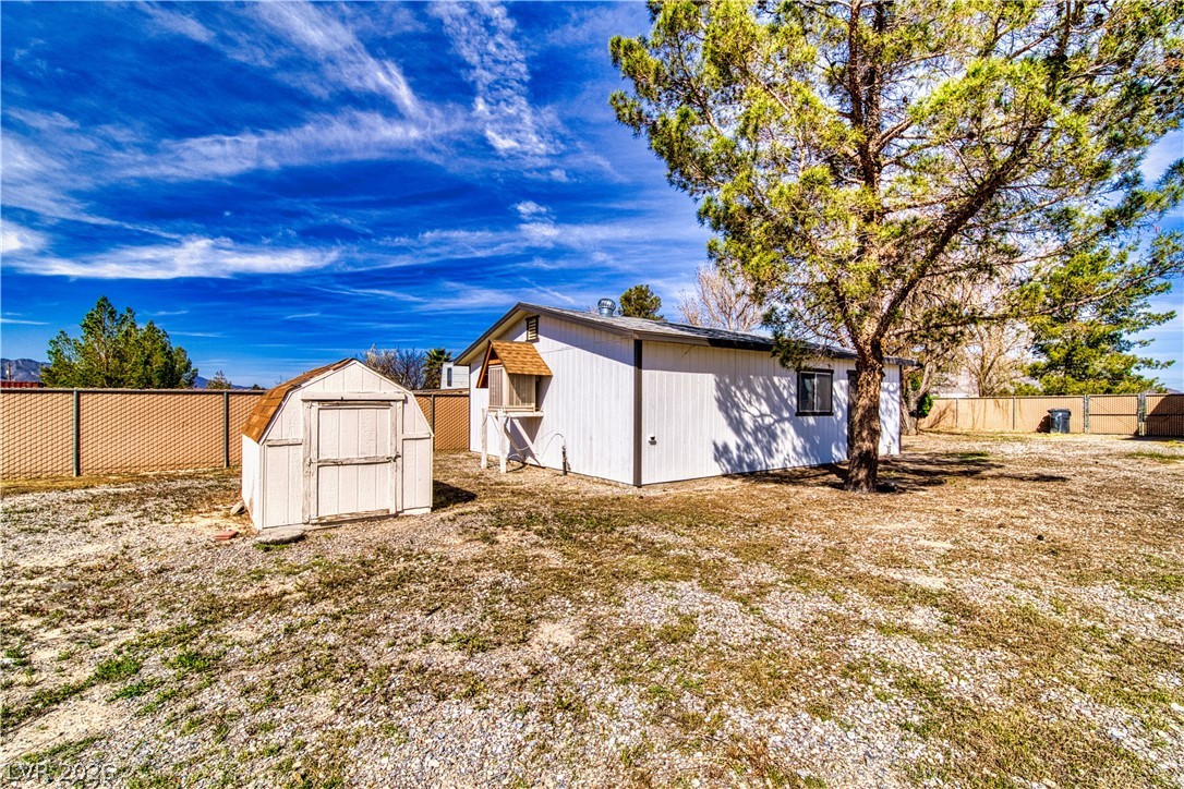 2081 Gally Road Pahrump, NV 89060 - Photo 7 of 44 Gallery Image 7