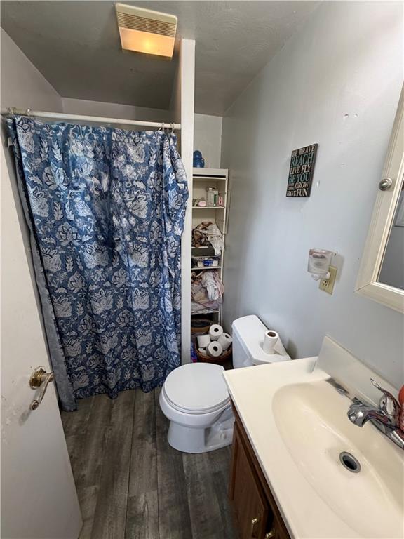 662 High Street California, PA 15419 - Photo 10 of 27 First floor bathroom