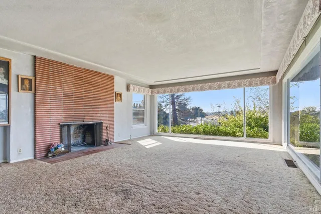 $699,999 | 2 El Camino Real, Vallejo, CA 94590