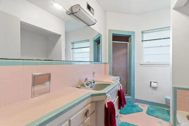 $699,999 | 2 El Camino Real, Vallejo, CA 94590