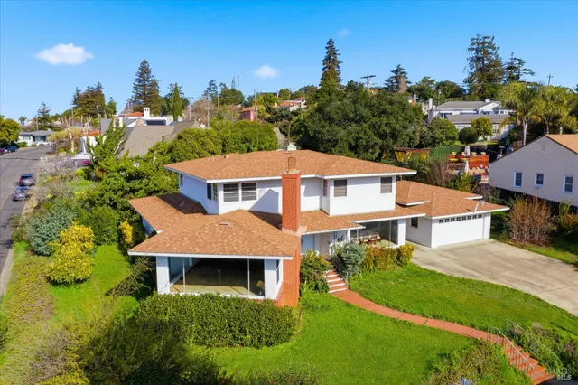 $699,999 | 2 El Camino Real, Vallejo, CA 94590