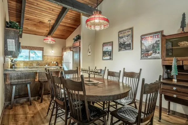 $1,250,000 | 221 Canyon Boulevard, Unit 230, Mammoth Lakes, CA 93546
