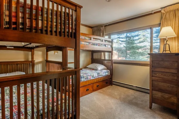 $1,250,000 | 221 Canyon Boulevard, Unit 230, Mammoth Lakes, CA 93546