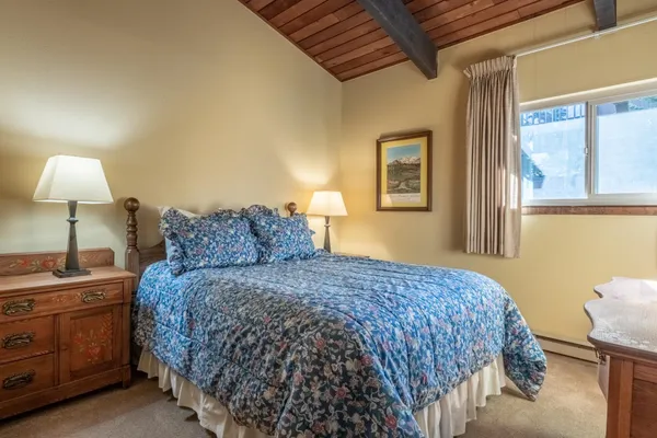 $1,250,000 | 221 Canyon Boulevard, Unit 230, Mammoth Lakes, CA 93546