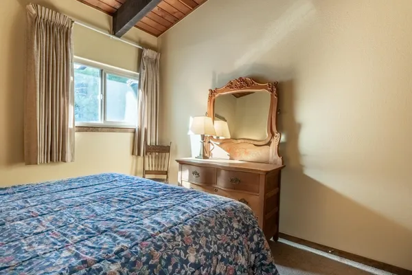 $1,250,000 | 221 Canyon Boulevard, Unit 230, Mammoth Lakes, CA 93546