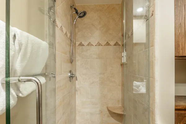 $1,250,000 | 221 Canyon Boulevard, Unit 230, Mammoth Lakes, CA 93546
