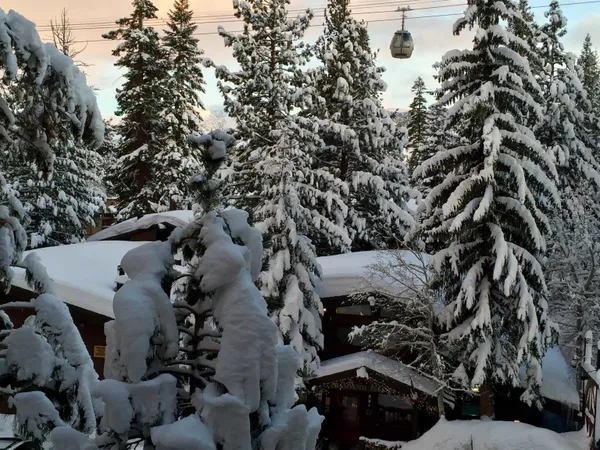$1,250,000 | 221 Canyon Boulevard, Unit 230, Mammoth Lakes, CA 93546