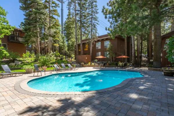 $1,250,000 | 221 Canyon Boulevard, Unit 230, Mammoth Lakes, CA 93546