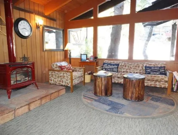 $1,250,000 | 221 Canyon Boulevard, Unit 230, Mammoth Lakes, CA 93546