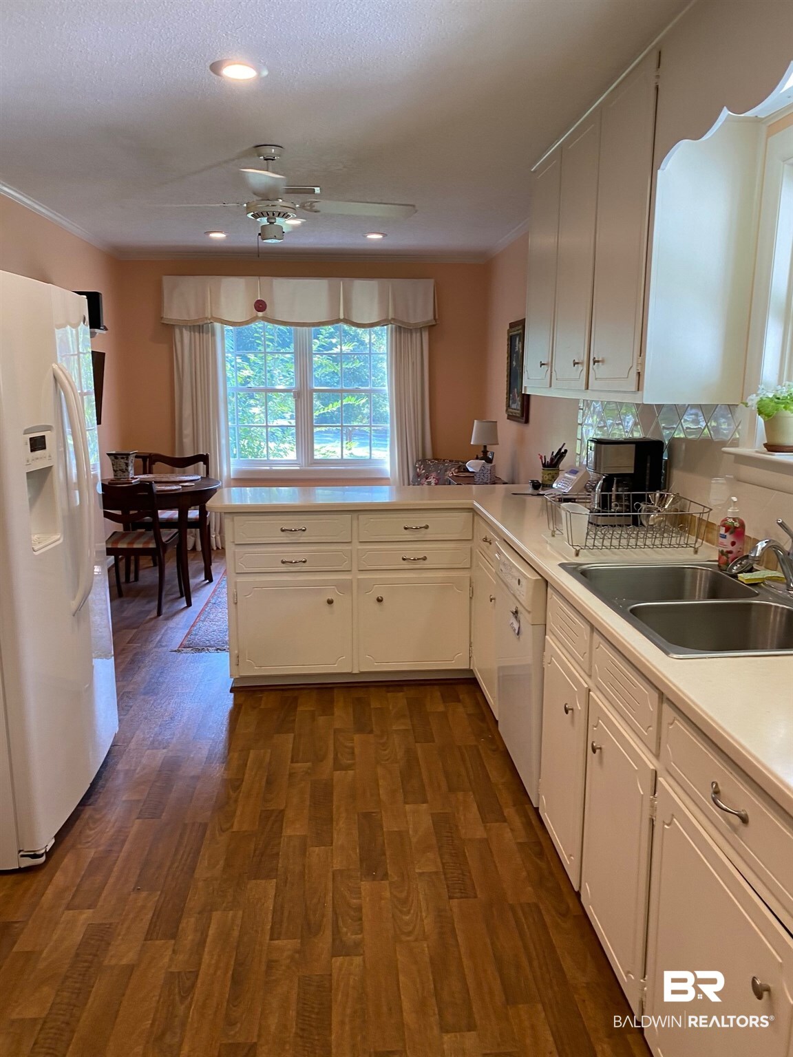 504 Edgewood Drive Brewton, AL 36426 - Photo 9 of 22 Kitchen