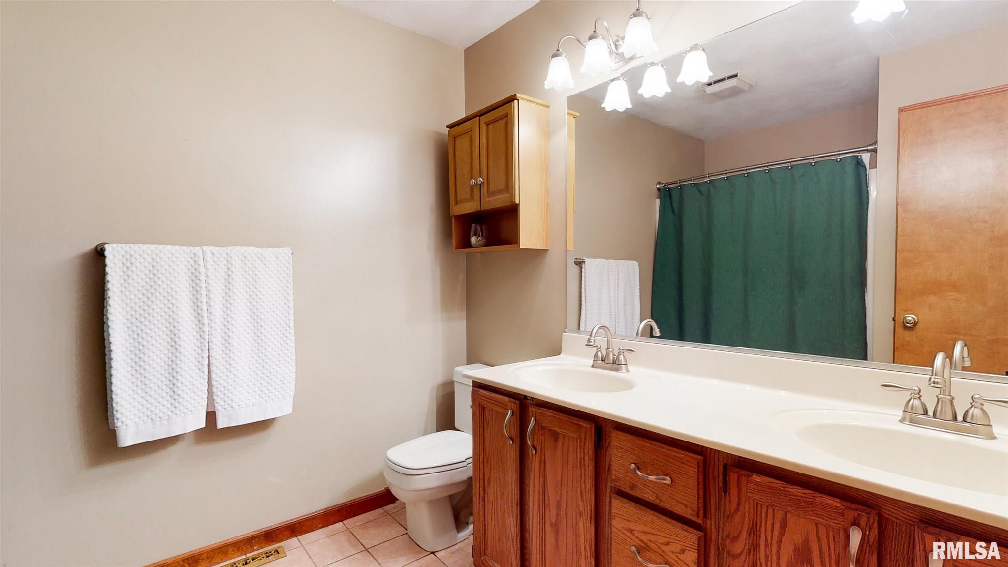 1010 Westgate Road Washington, IL 61571 - Photo 21 of 33 Gallery Image 21