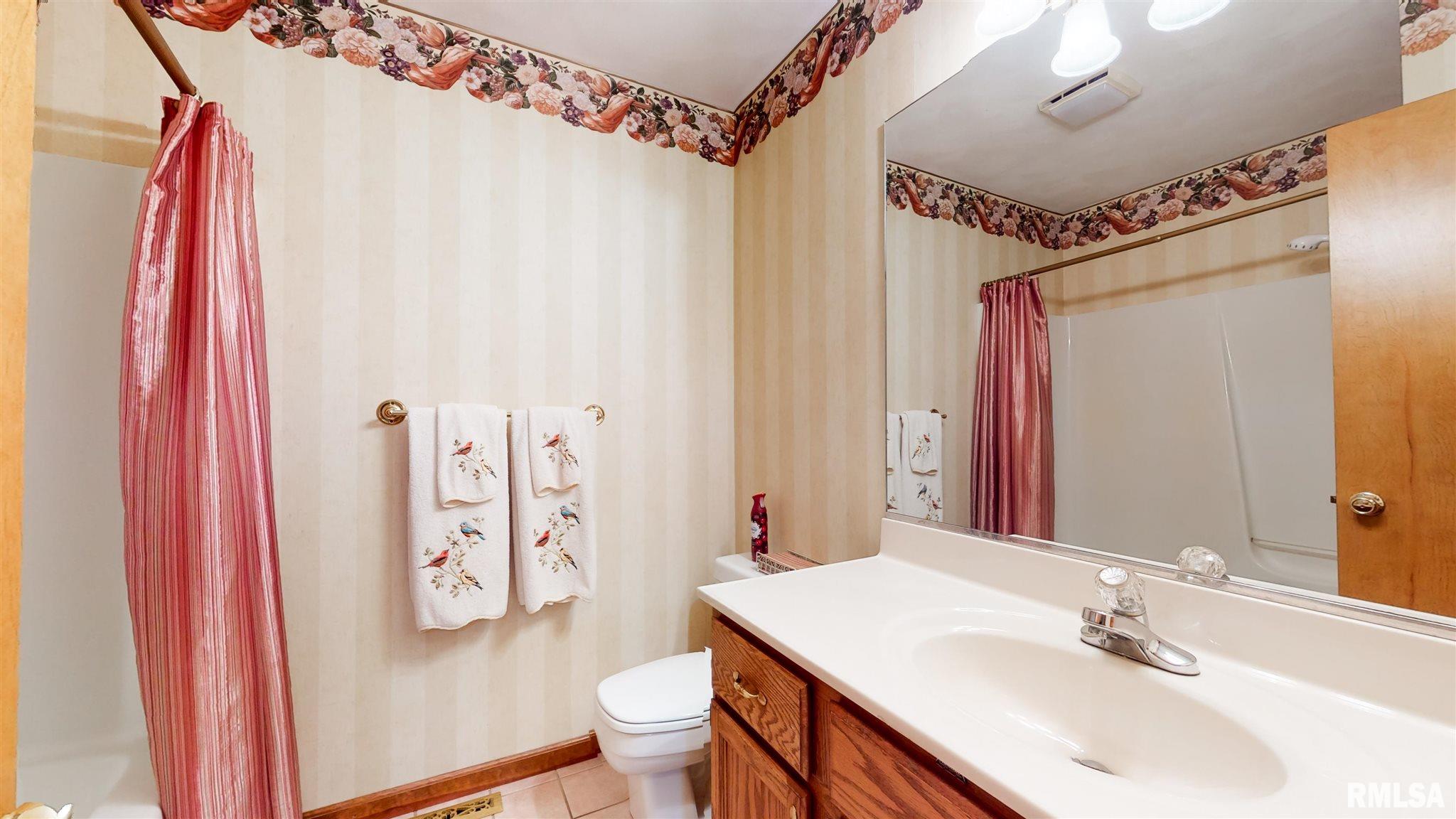 1010 Westgate Road Washington, IL 61571 - Photo 24 of 33 Gallery Image 24