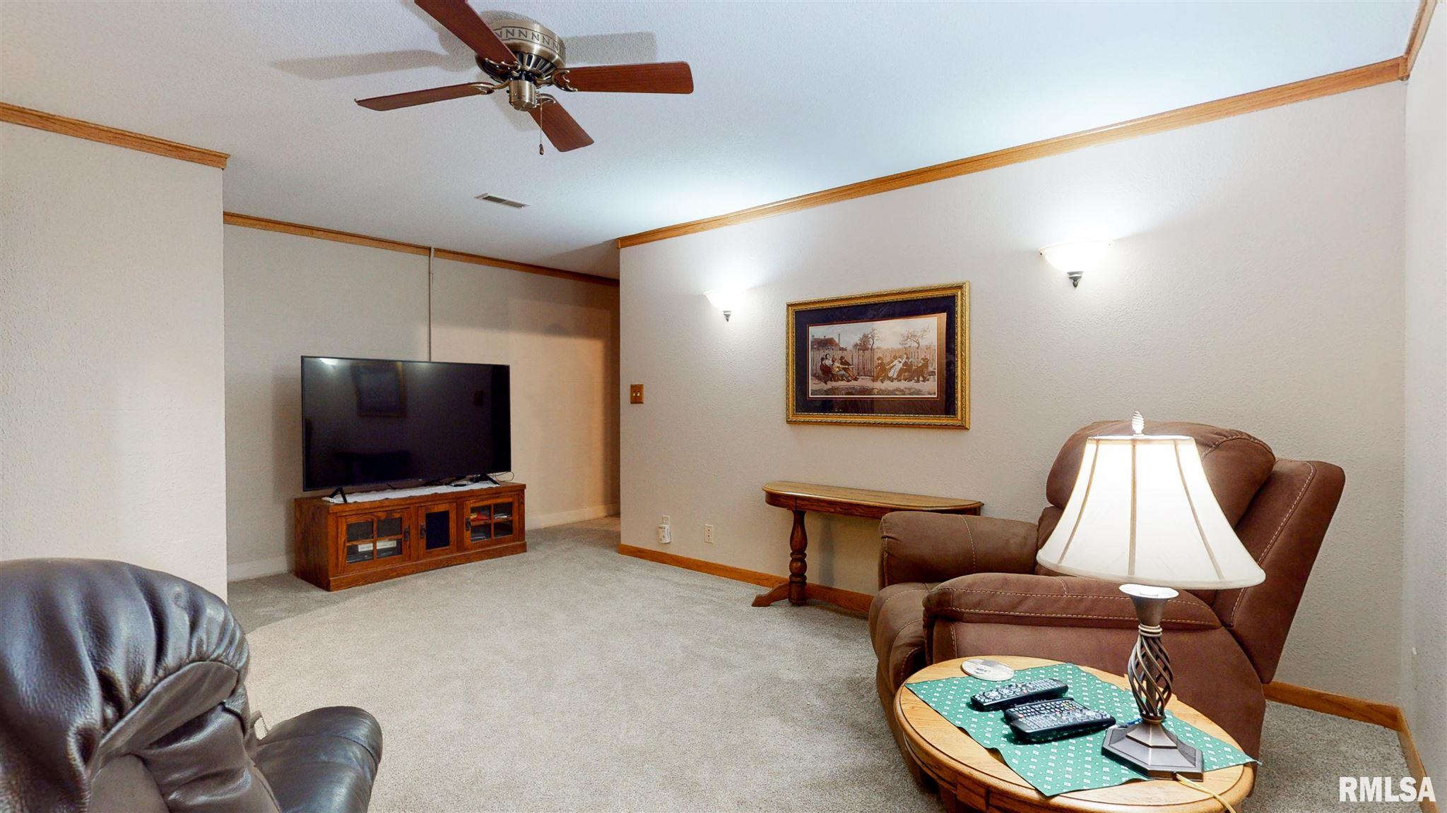 1010 Westgate Road Washington, IL 61571 - Photo 28 of 33 Gallery Image 28
