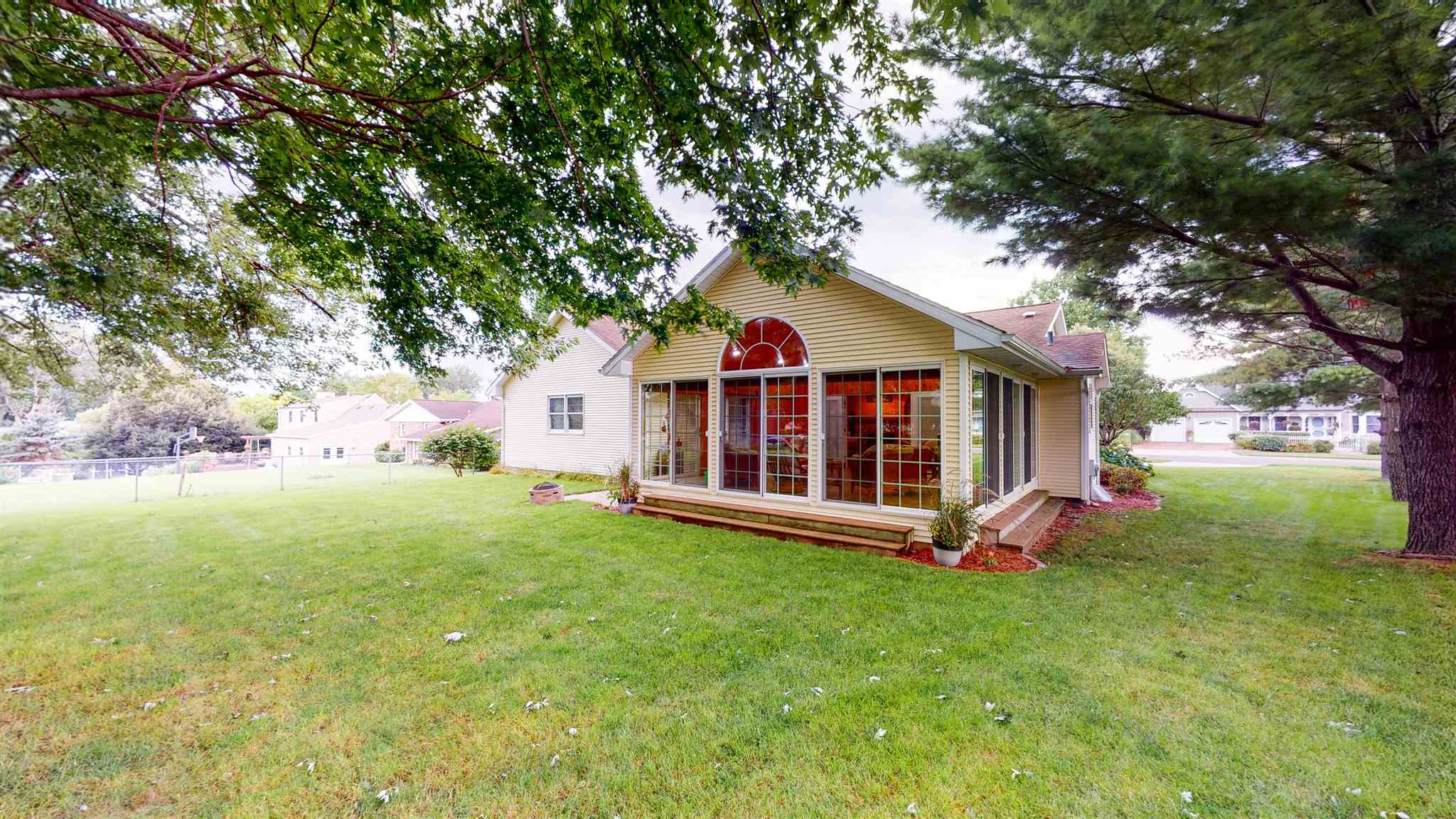 1010 Westgate Road Washington, IL 61571 - Photo 5 of 33 Gallery Image 5
