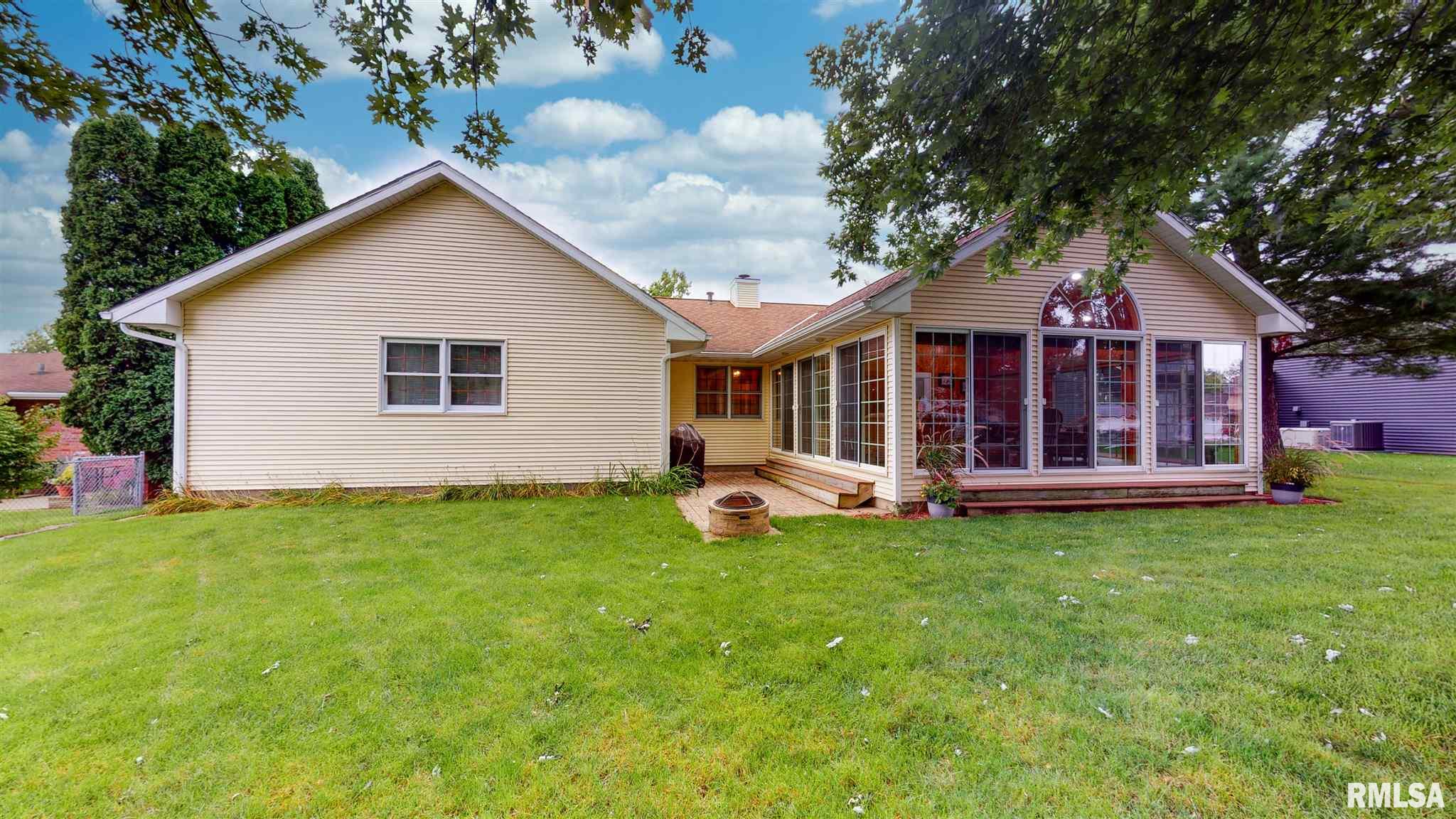1010 Westgate Road Washington, IL 61571 - Photo 6 of 33 Gallery Image 6