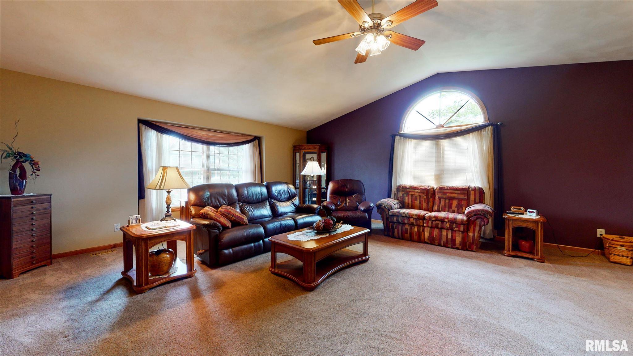 1010 Westgate Road Washington, IL 61571 - Photo 9 of 33 Gallery Image 9