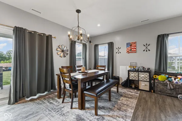 $435,000 | 7264 West Beyers Court, New Palestine, IN 46163