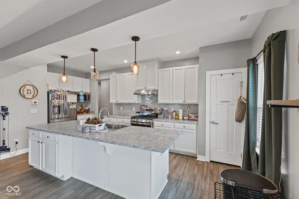 $435,000 | 7264 West Beyers Court, New Palestine, IN 46163