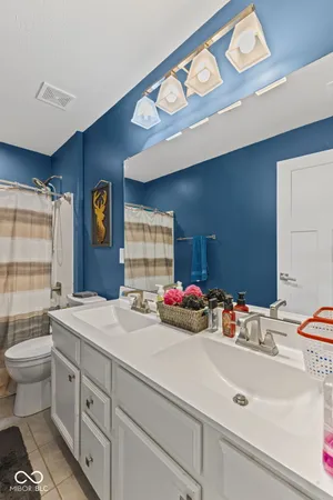 $435,000 | 7264 West Beyers Court, New Palestine, IN 46163