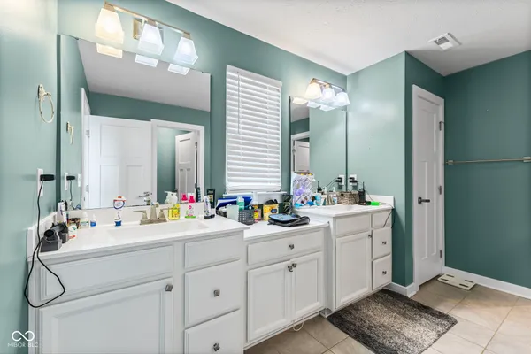 $435,000 | 7264 West Beyers Court, New Palestine, IN 46163