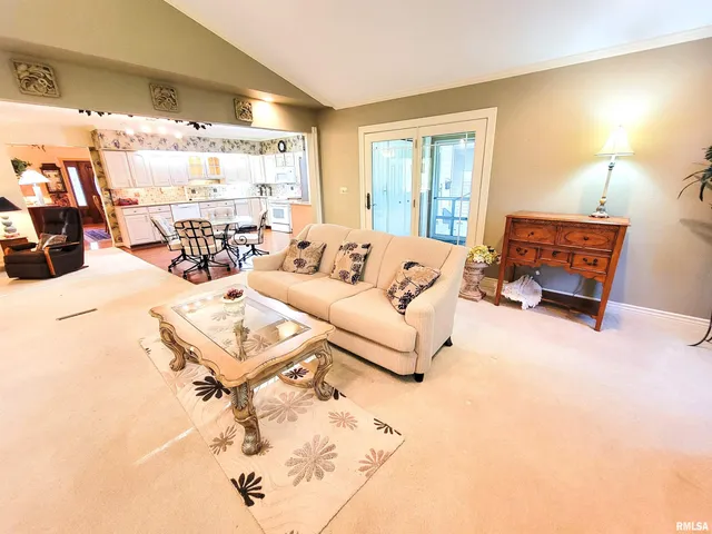 $150,000 | 325 South 5th Street Southwest, Clay City, IL 62824