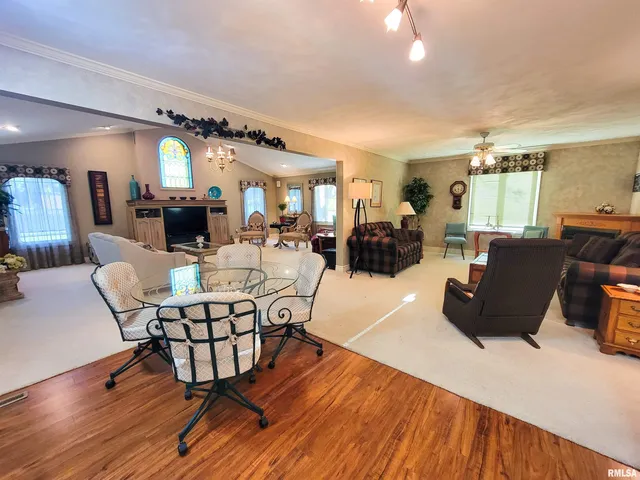 $150,000 | 325 South 5th Street Southwest, Clay City, IL 62824