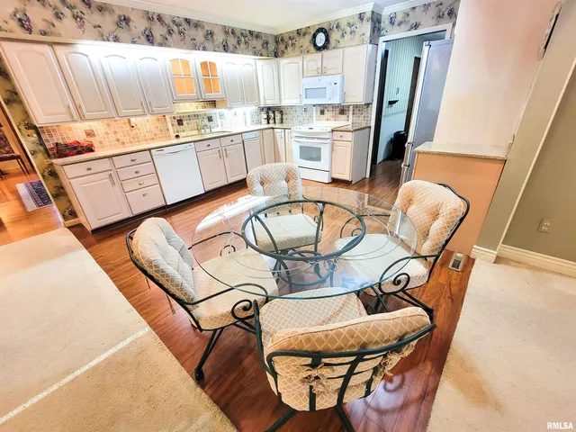 $150,000 | 325 South 5th Street Southwest, Clay City, IL 62824