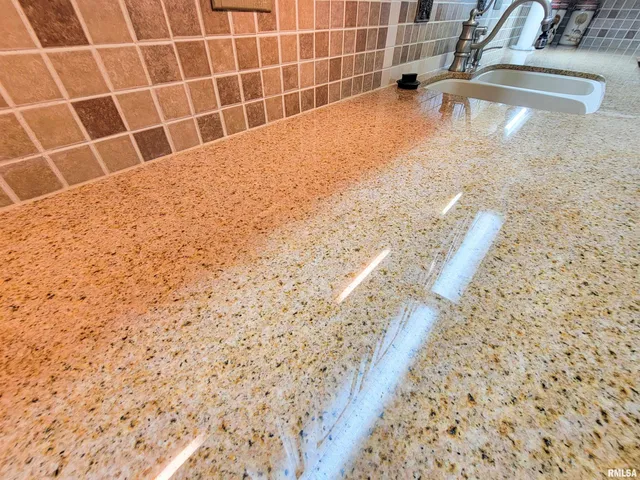 $150,000 | 325 South 5th Street Southwest, Clay City, IL 62824