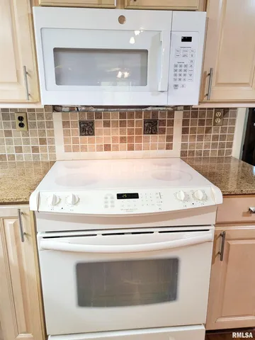 $150,000 | 325 South 5th Street Southwest, Clay City, IL 62824