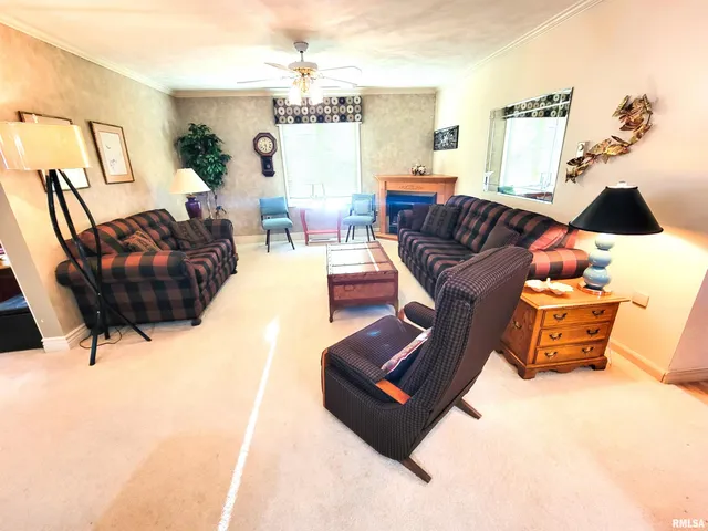 $150,000 | 325 South 5th Street Southwest, Clay City, IL 62824