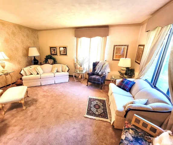 $150,000 | 325 South 5th Street Southwest, Clay City, IL 62824