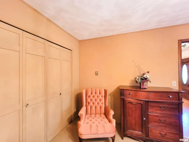 $150,000 | 325 South 5th Street Southwest, Clay City, IL 62824