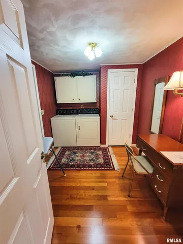 $150,000 | 325 South 5th Street Southwest, Clay City, IL 62824