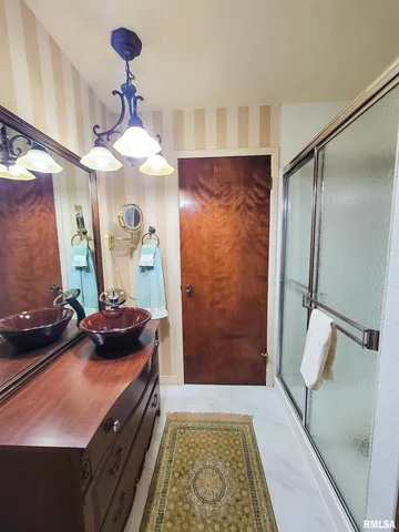 $150,000 | 325 South 5th Street Southwest, Clay City, IL 62824