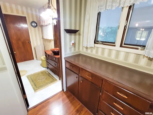 $150,000 | 325 South 5th Street Southwest, Clay City, IL 62824