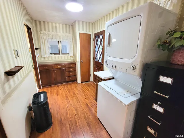 $150,000 | 325 South 5th Street Southwest, Clay City, IL 62824