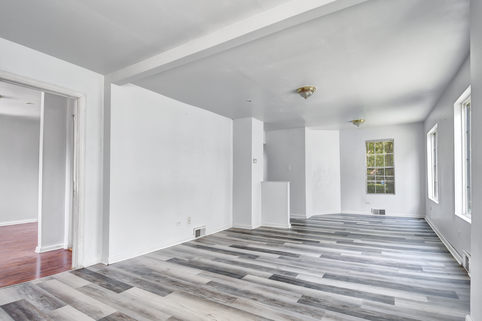 557 Division Street Crete, IL 60417 - Photo 4 of 19 Gallery Image 4