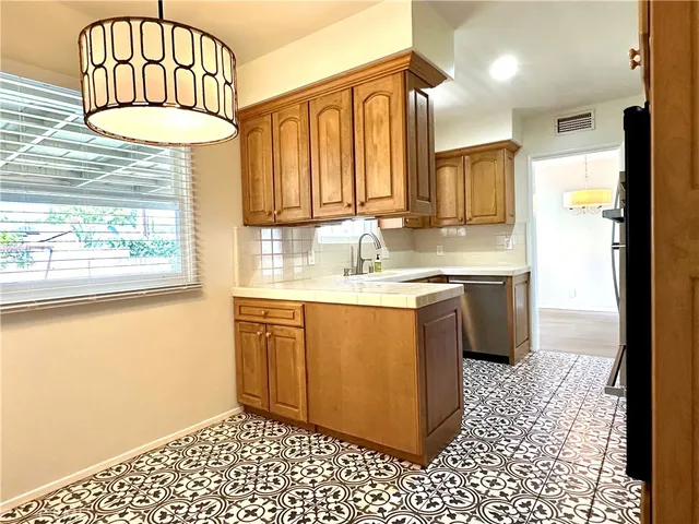 $4,950 | 13161 Crestline Drive, Santa Ana, CA 92705