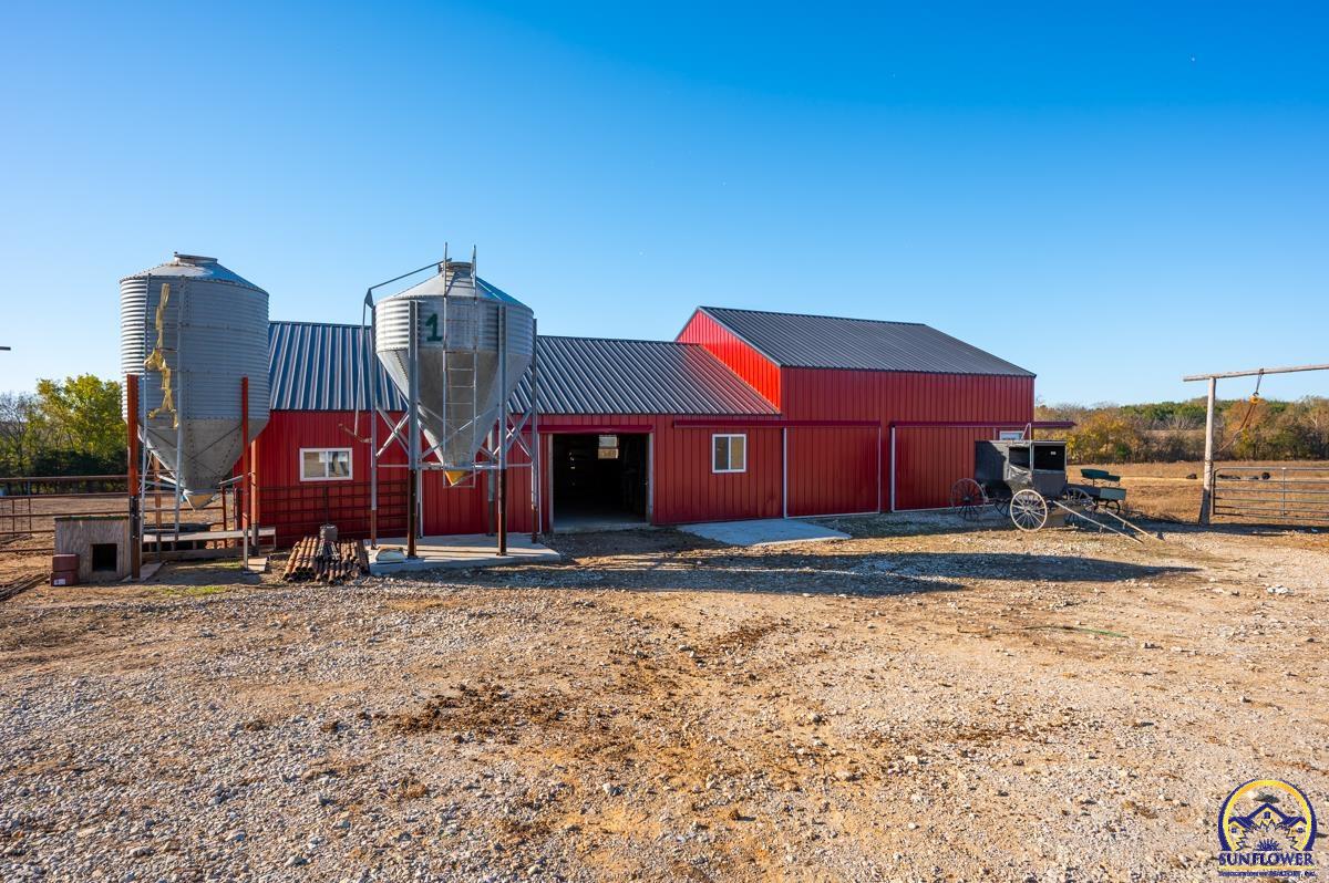 20031 South Berryton Road Lyndon, KS 66451 - Photo 6 of 98