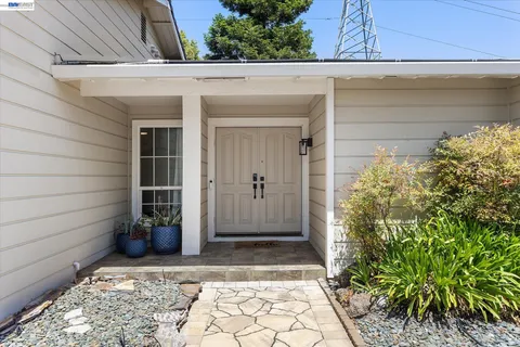 $1,579,000 | 5736 Medallion Court, Castro Valley, CA 94552