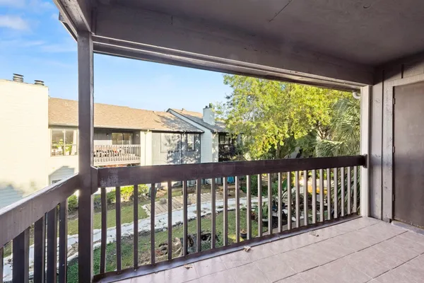 $975 | 9009 Richmond Avenue, Unit 111, Houston, TX 77063