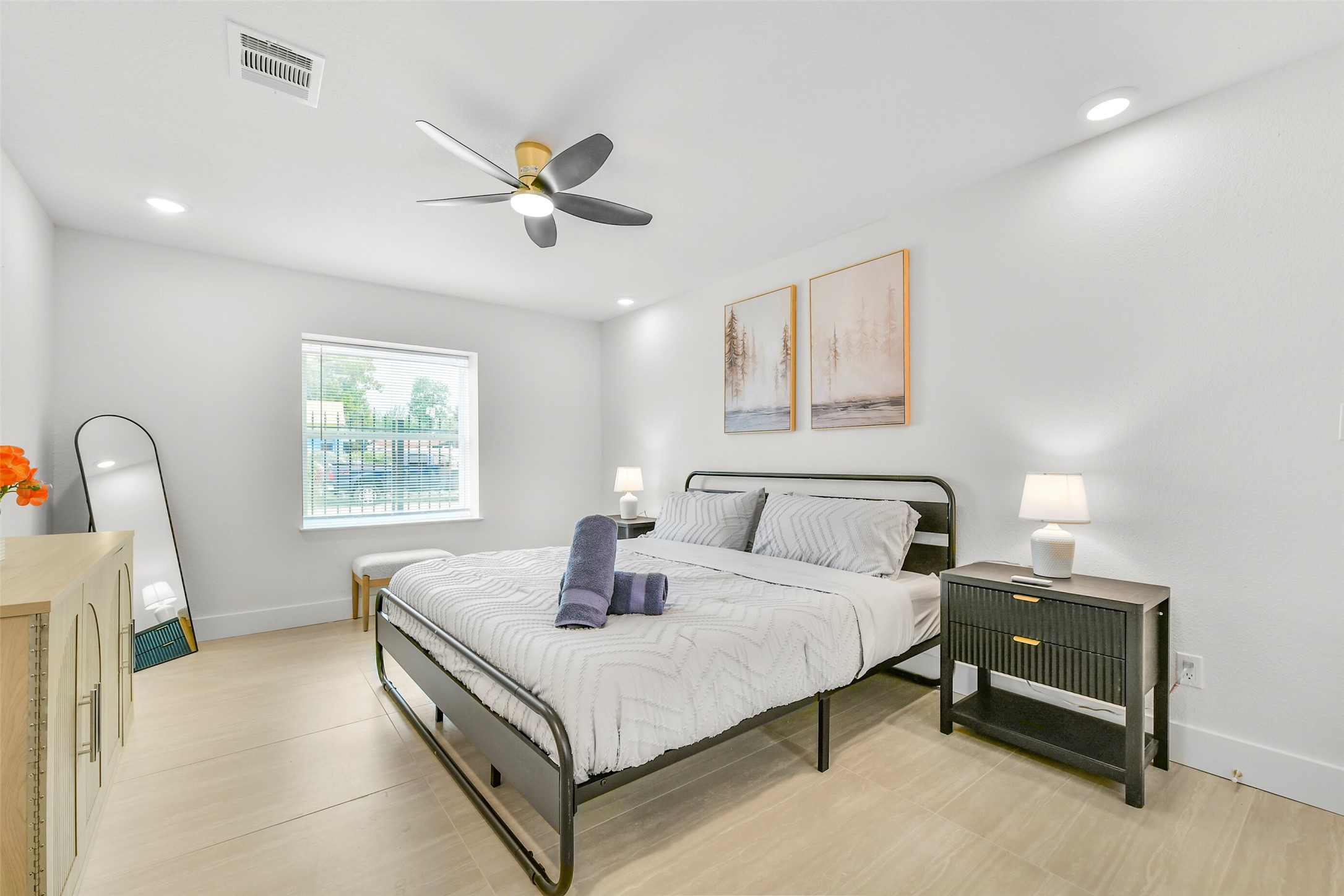 7103 Long Point Road, Unit A Houston, TX 77055 - Photo 10 of 19 Gallery Image 10