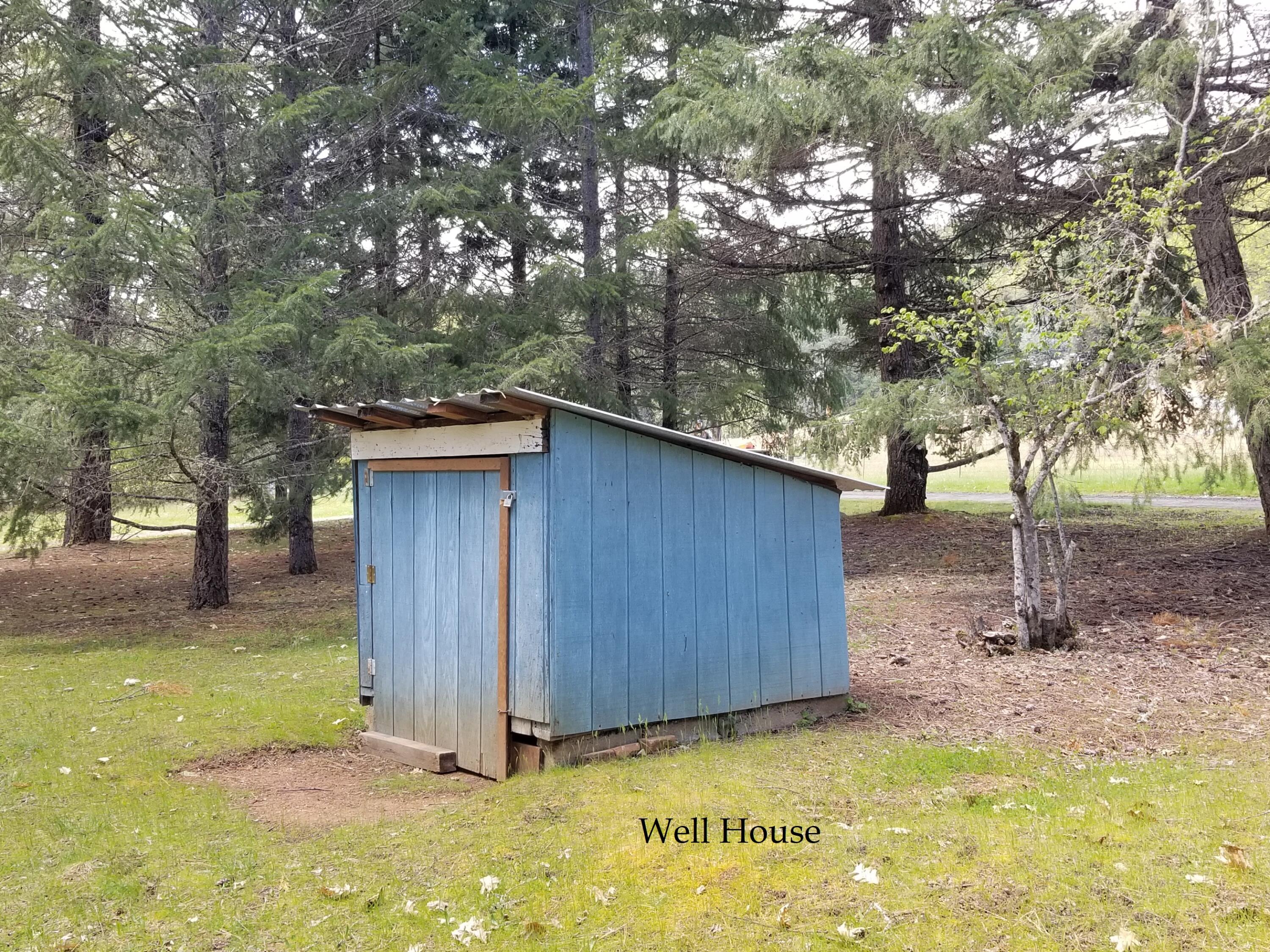 1075 East Crow Road Merlin, OR 97532 - Photo 14 of 39 16