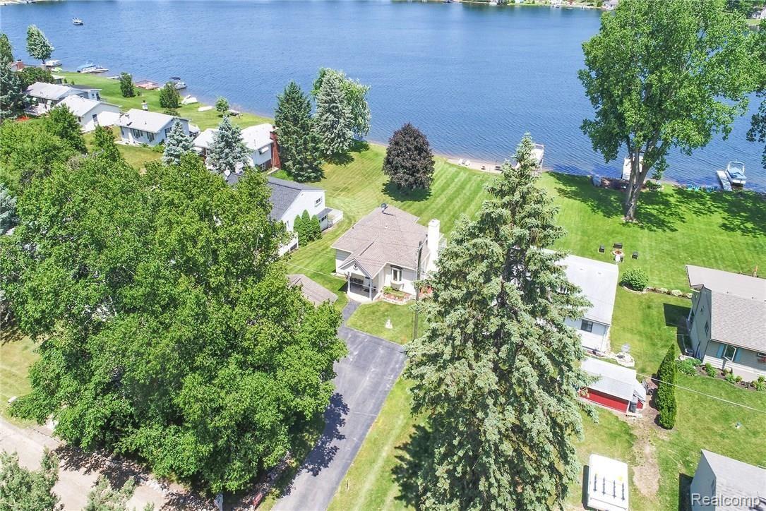 2937 Rubbins Road Howell, MI 48843 - Photo 22 of 27 aerial view from front of house.jpg