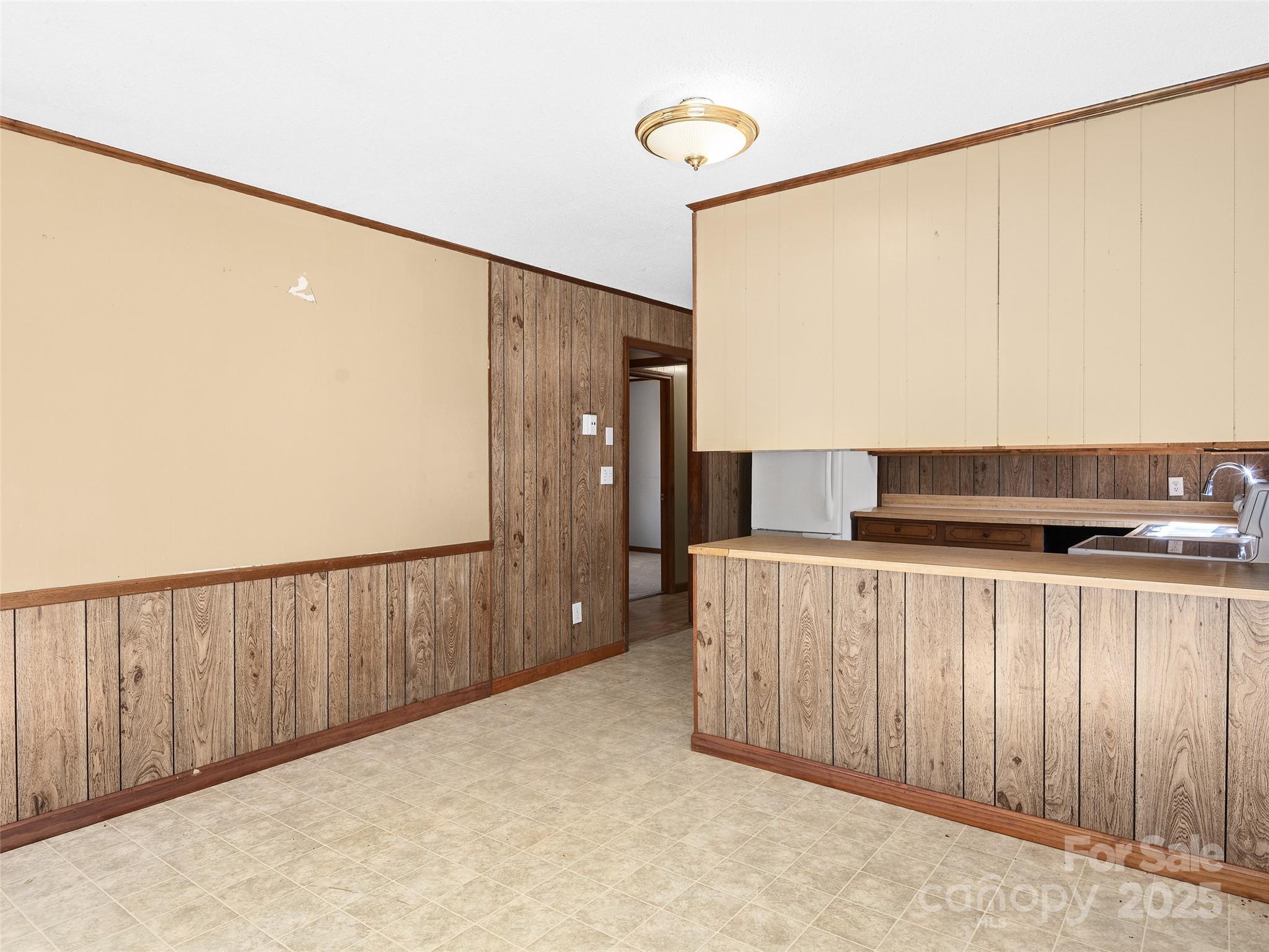 54 Sam King Road Hendersonville, NC 28739 - Photo 6 of 27 Gallery Image 6
