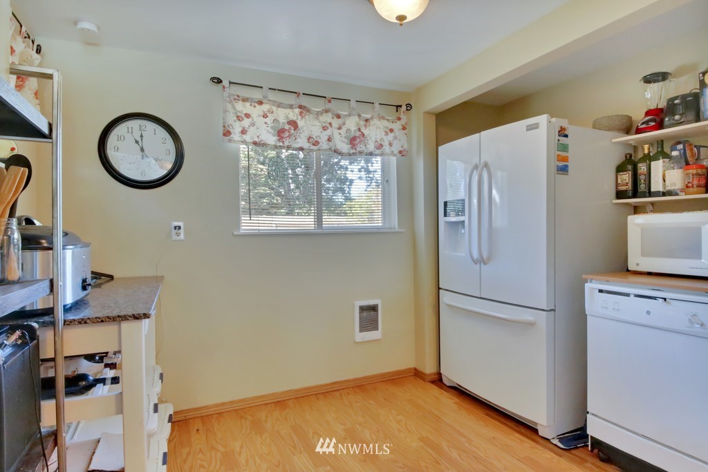 8620 Meadow Road Southwest Lakewood, WA 98499 - Photo 11 of 19 Gallery Image 11
