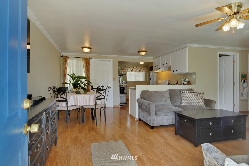 8620 Meadow Road Southwest Lakewood, WA 98499 - Photo 4 of 19 Gallery Image 4