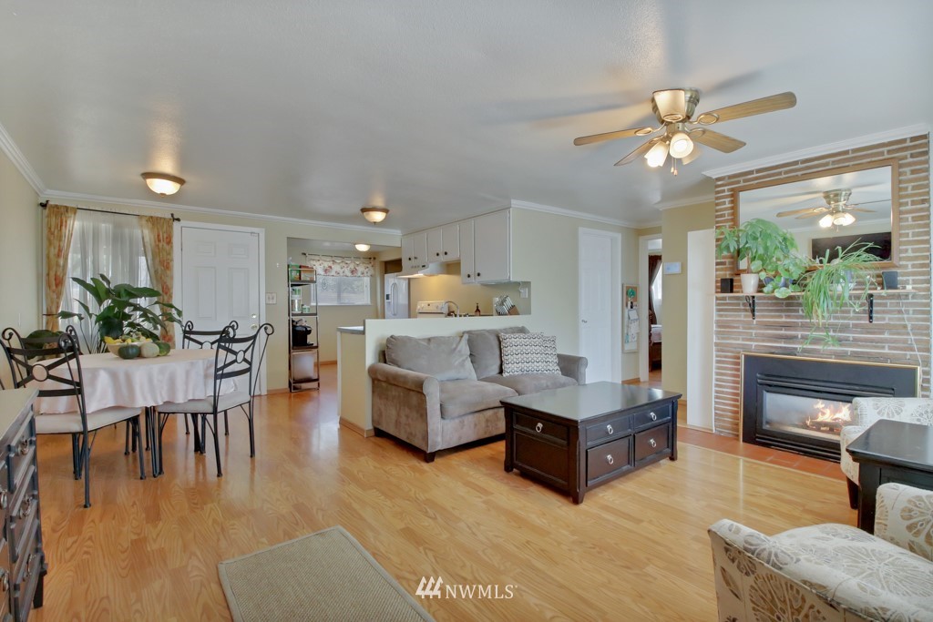 8620 Meadow Road Southwest Lakewood, WA 98499 - Photo 5 of 19 Gallery Image 5