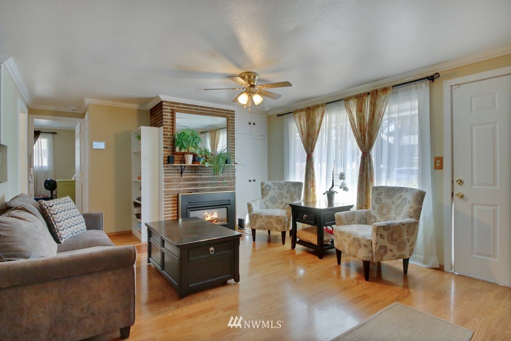8620 Meadow Road Southwest Lakewood, WA 98499 - Photo 6 of 19 Gallery Image 6