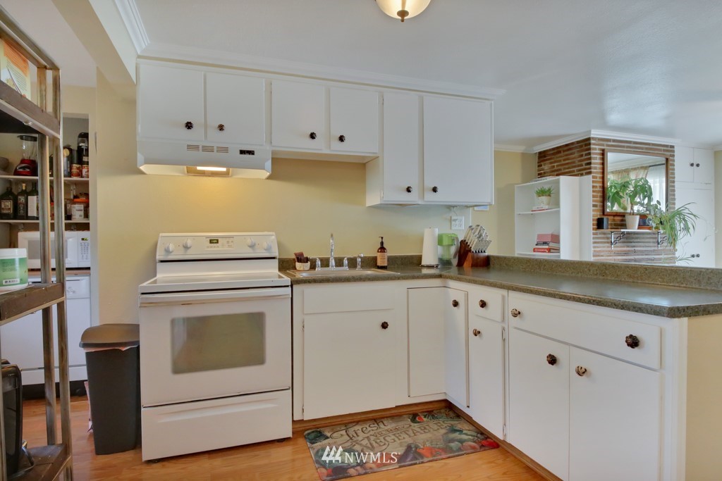 8620 Meadow Road Southwest Lakewood, WA 98499 - Photo 9 of 19 Gallery Image 9